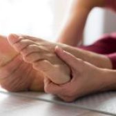 Douleur sur le côté extérieur du pied : tout savoir sur le nerf sural