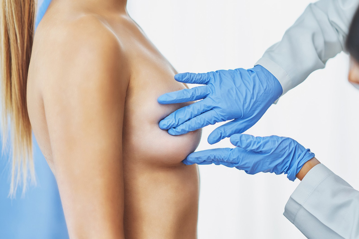 toucher seins femme medecin