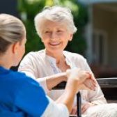 Autonomie des personnes âgées : comment assurer le maintien à domicile ?